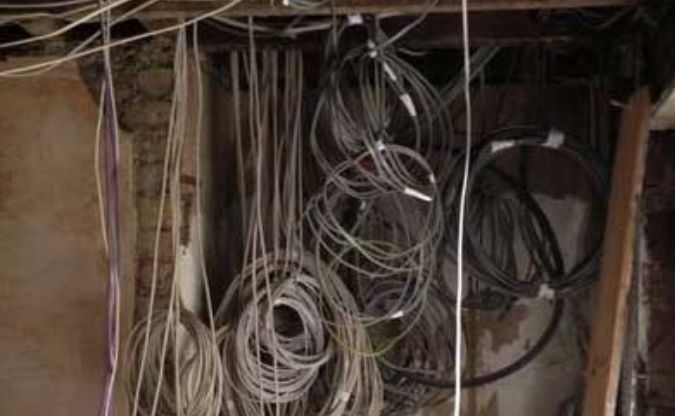 Panduan Pembenahan Instalasi Listrik Rumah Type 45: Prioritas Keamanan dan Kenyamanan Hunian